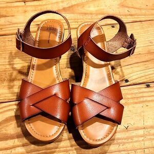 Time and Tru Memory Foam Size 9 Brown Sandals